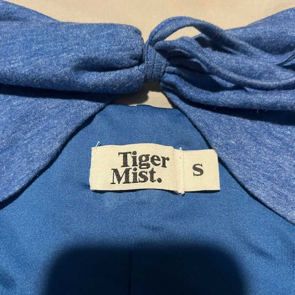 Tiger Mist Blue Women's‎ Top size small